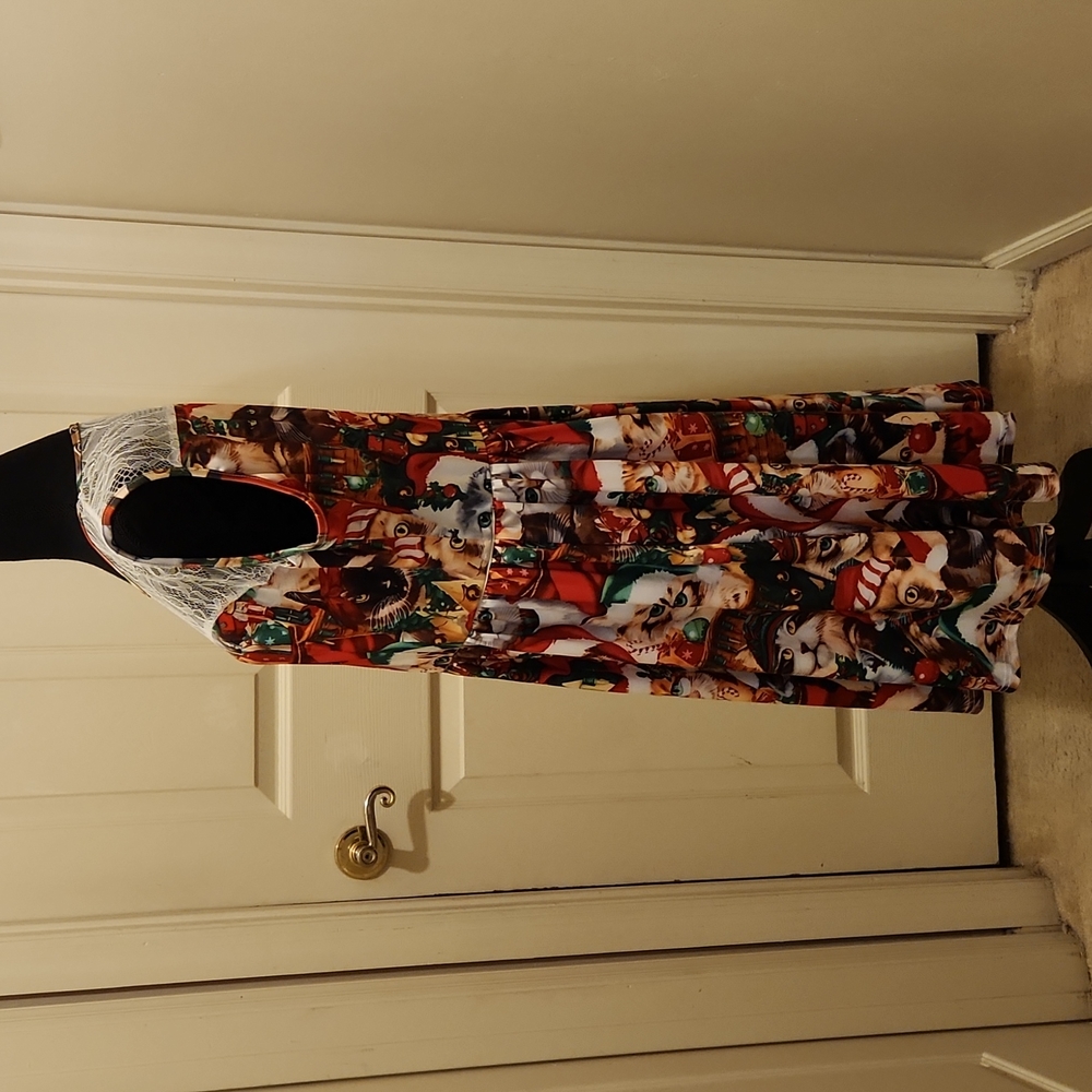 Beautiful, Vibrant Christmas Cat Dress, Size Large ❤️🎅🐱🤶❤️ - Picture 7 of 16